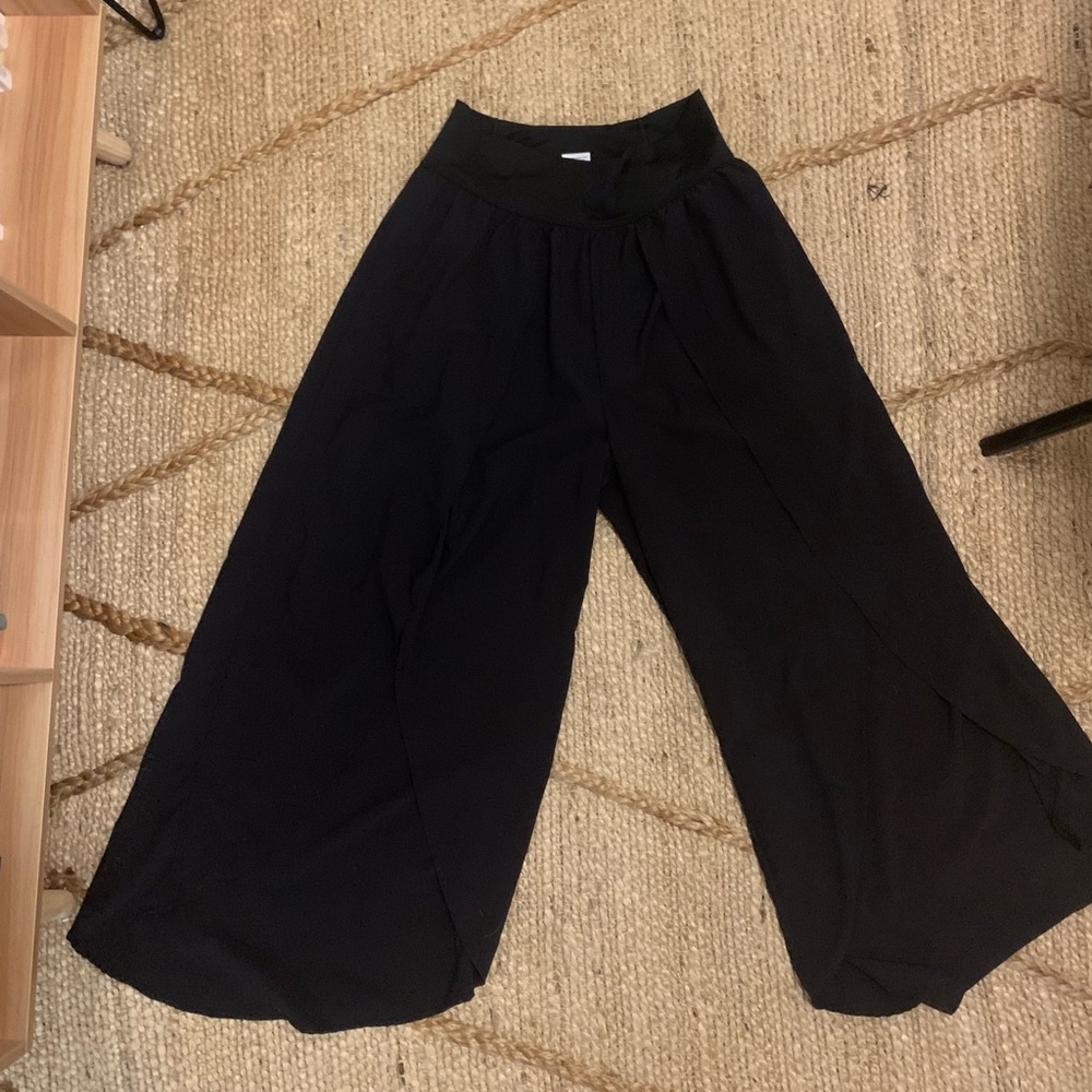 Flowy Yoga Pants - Size Medium